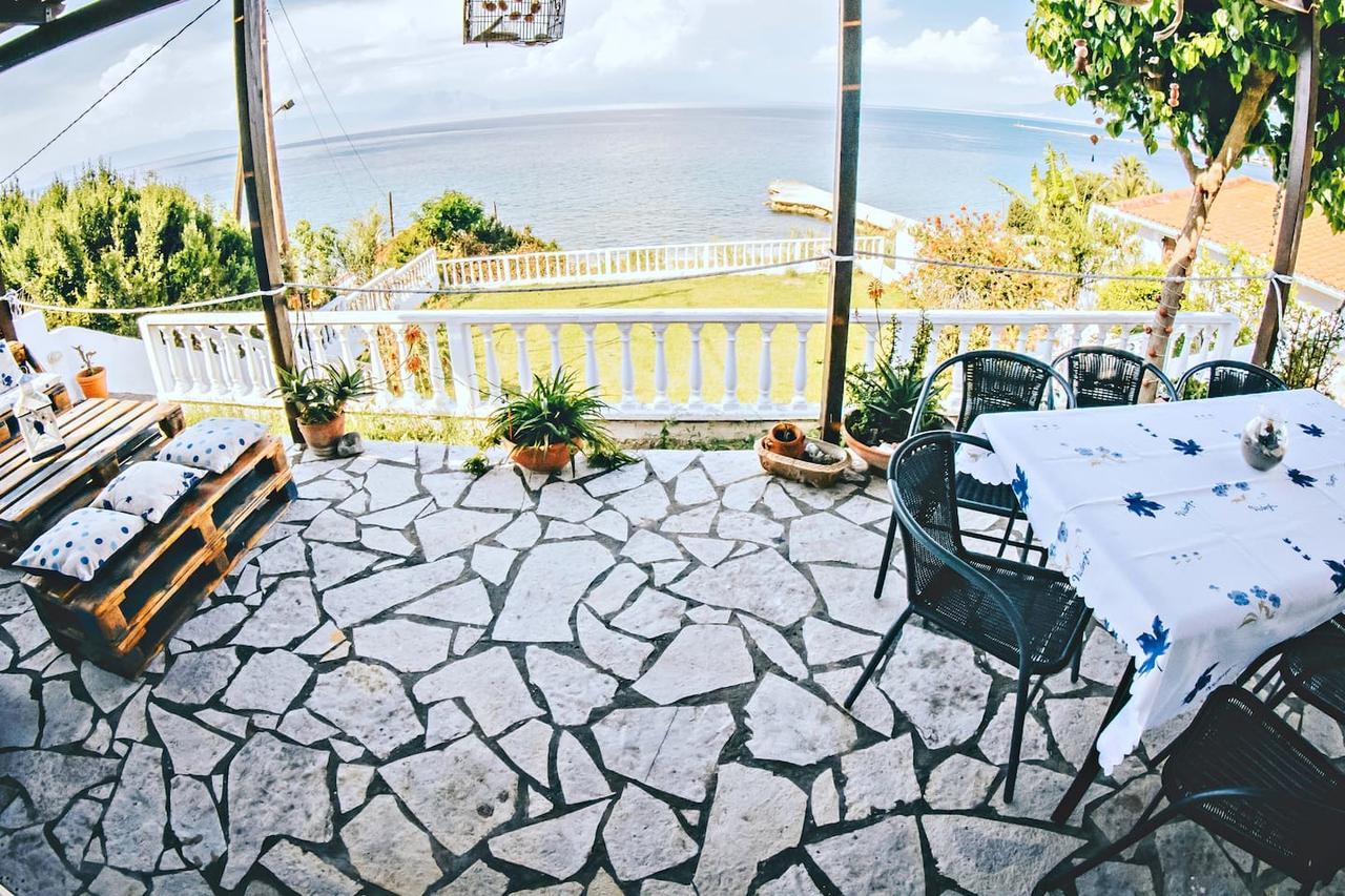 Villa Galanis By The Sea 尼福雷伊卡 外观 照片